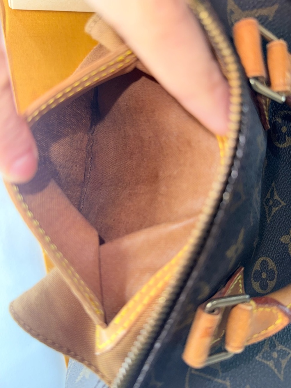 Louis Vuitton Monogram Speedy 25 - Picture 12 of 16